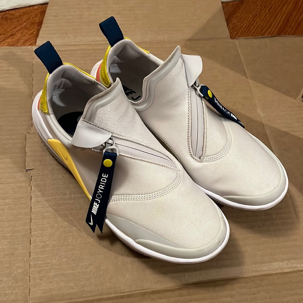 Nike slip on sneaker